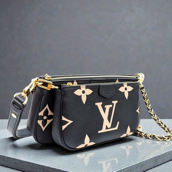 ✨️( Beautiful Condition) Authentic Louis Vuitton Multi pochette (Full Set) - Picture 4 of 16